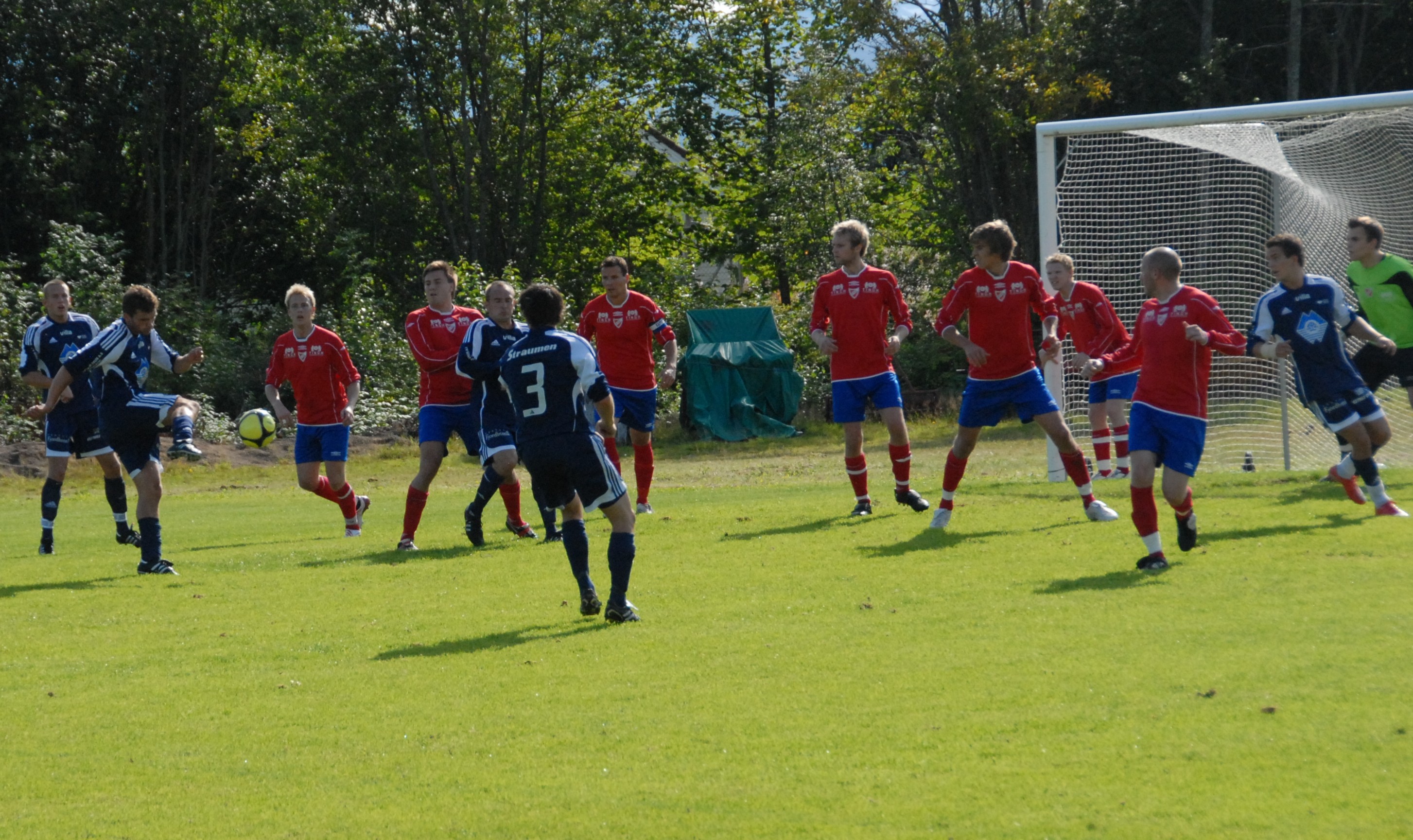 Alexander Connor fyrer av tidleg i kampen. (Foto: Kaims) Alexander Connor fyrer av tidleg i kampen. (Foto: Kaims)