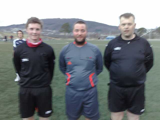 Dommertrio: Torbjørn Eidhammer, Johnny Svensli og Olav Gunnar Lundgren. (Foto: Asbjørn Vik)
