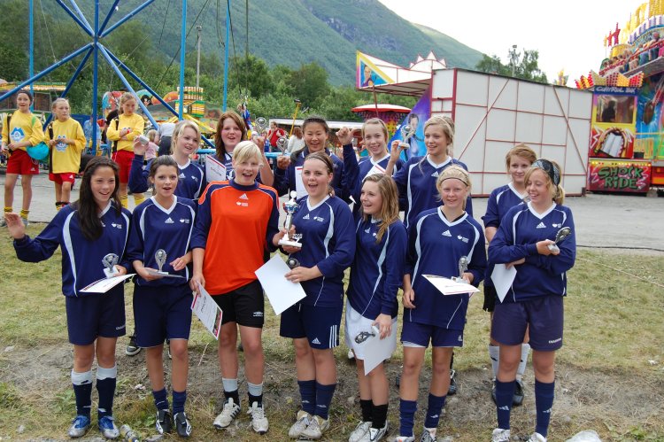 Vestnes Varfjell J 16 vant Stordalscupen. Vestnes Varfjell J 16 vant Stordalscupen.