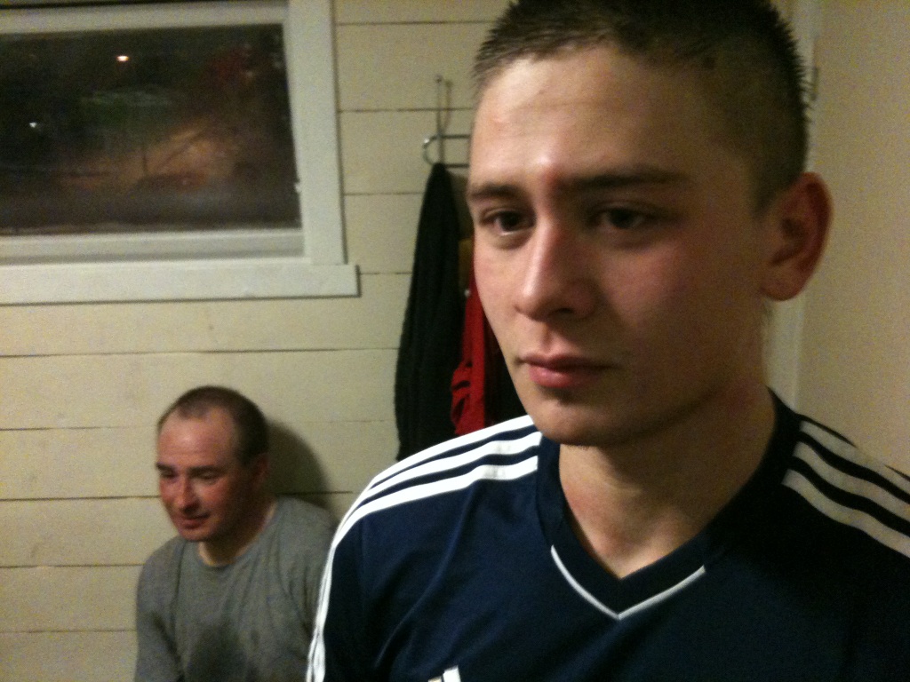 Tommy Kanishi skåra tre og Ronny Leikarnes (bak) to mot Stranda. Foto: Asbjørn Vik