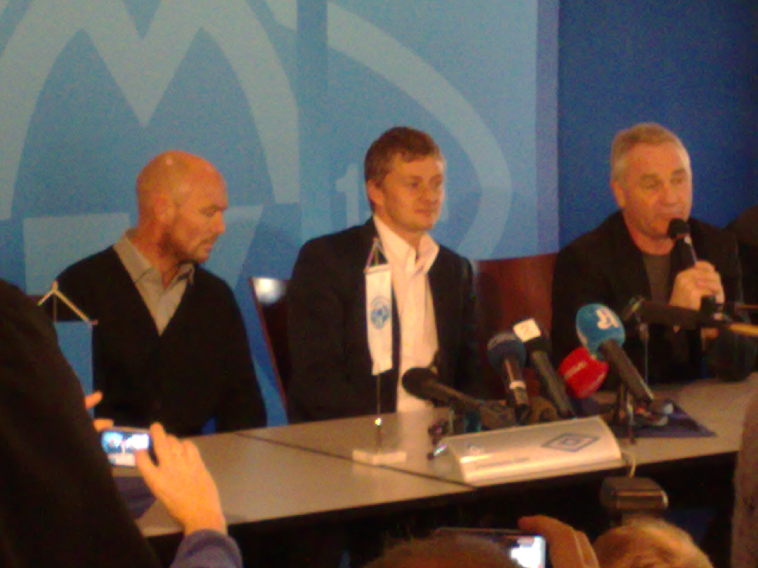 Ole Gunnar Solskjær blir presentert som ny trenar.