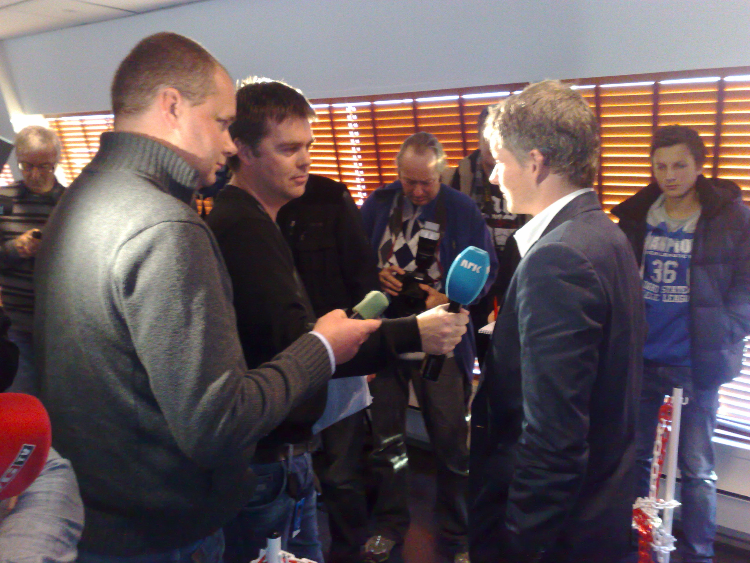 Vestnesingen Tore Ellingseter (NRK) interjvuar Solskjær