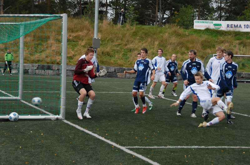 Tommy Kanishi Andreassen utliknar via Surnadal-bein. Tommy Kanishi Andreassen utliknar via Surnadal-bein.