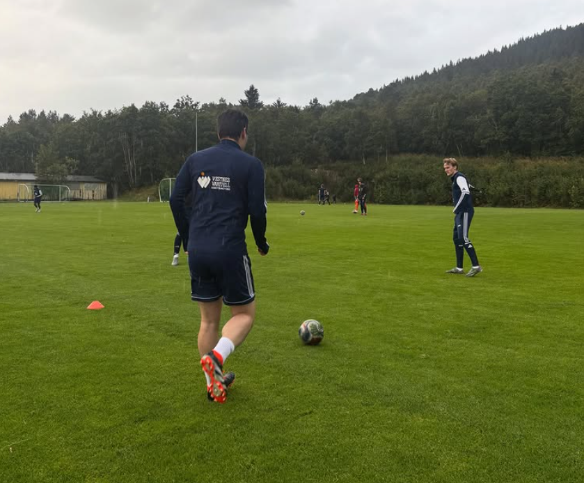 Lokaloppgjør lørdag kl 13