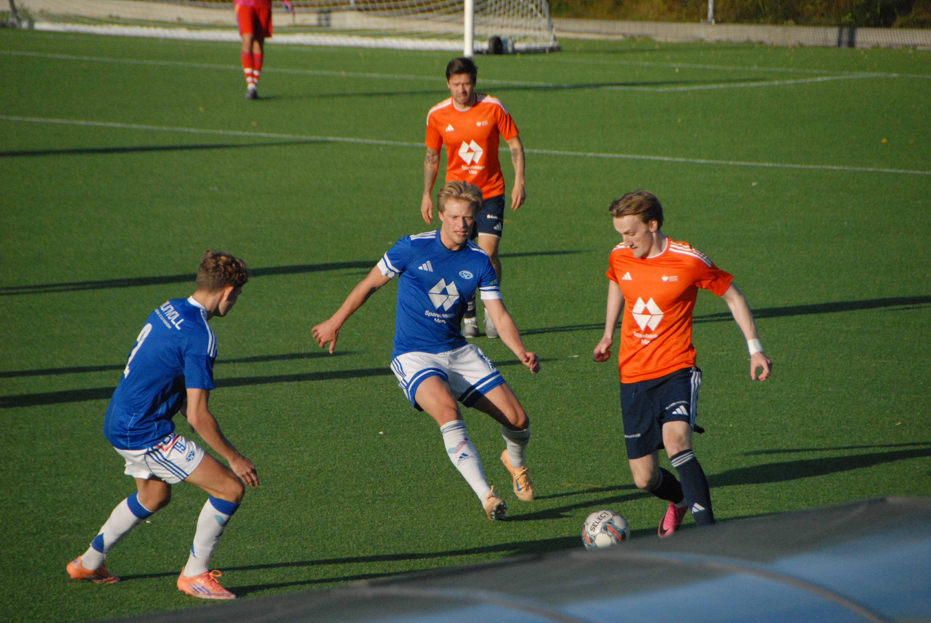 Haust-start med sterk borteseier