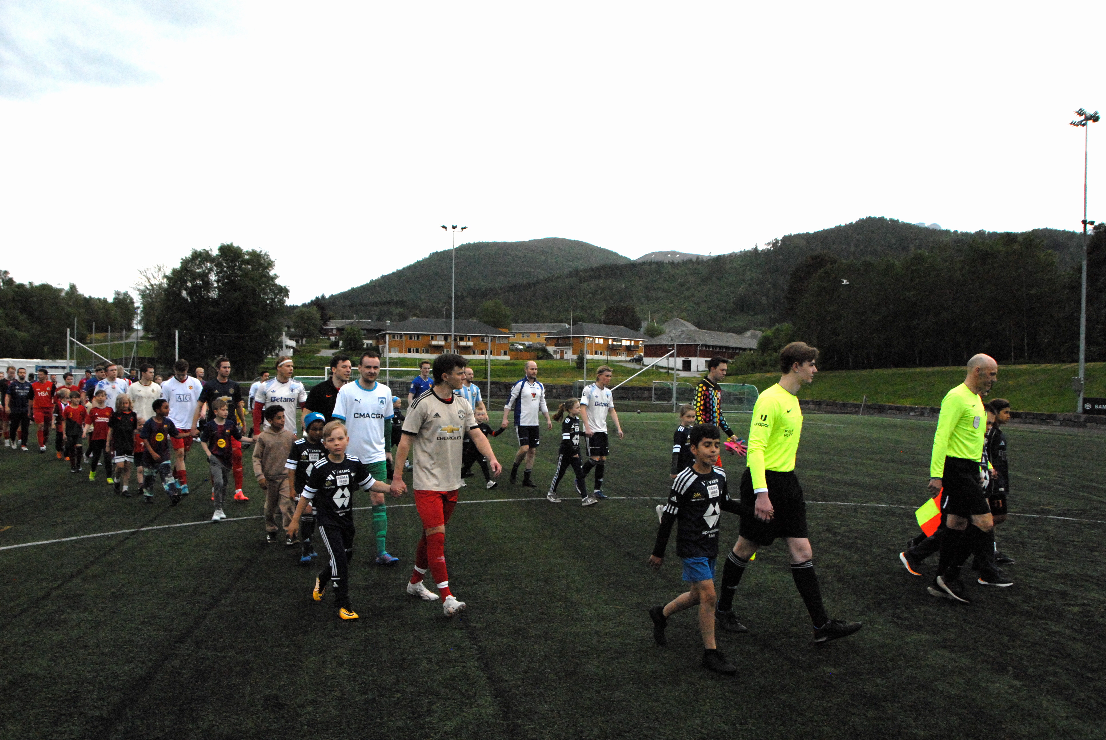 Bildegalleri frå Fotballtrøye-fredag og kamp mot&hellip;
