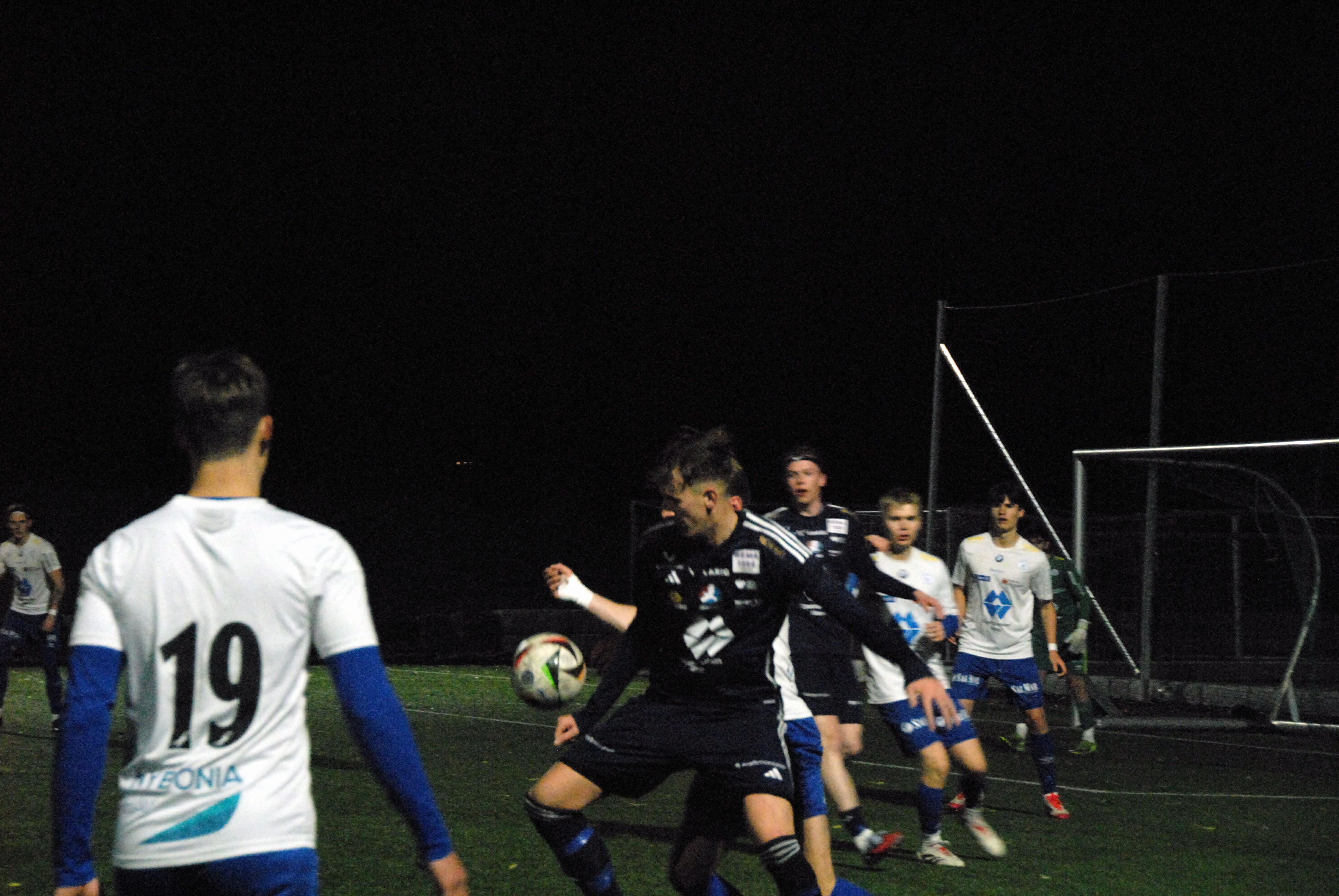 Sjå bilda frå Midsund-kampen