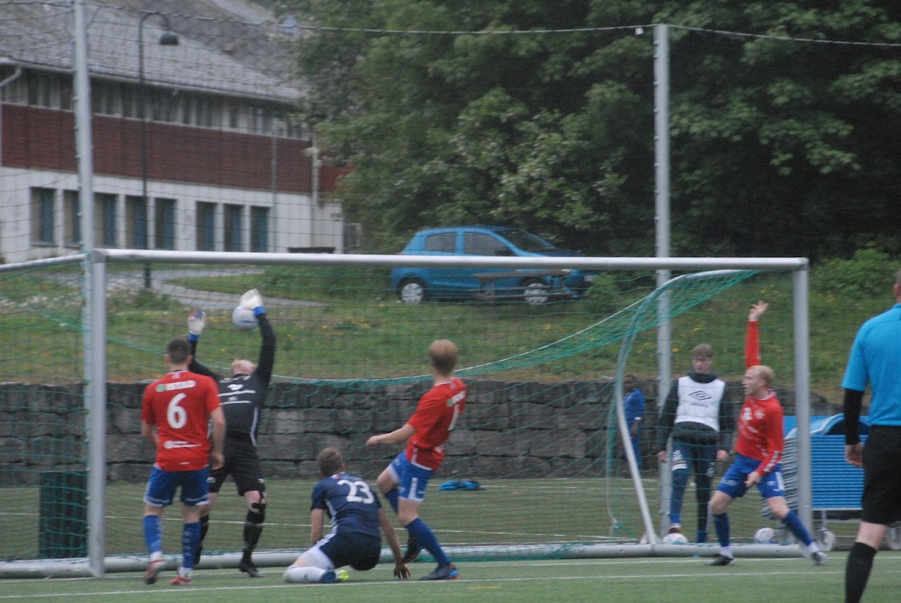 3-1 sjølmål etter forarbeid av Elling Olafsen.