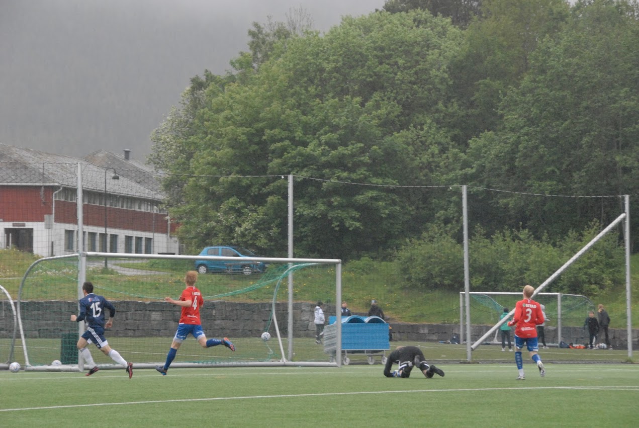 1-0: Adrian Kosinski etter 50 sekund.